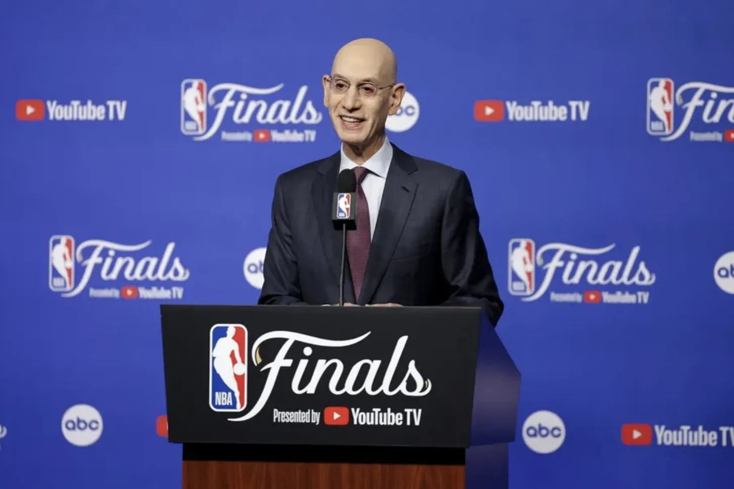 NBA Kalang Kabut Usai Fans Cemooh Grafis Lapangan Digital di Pertandingan ke-2