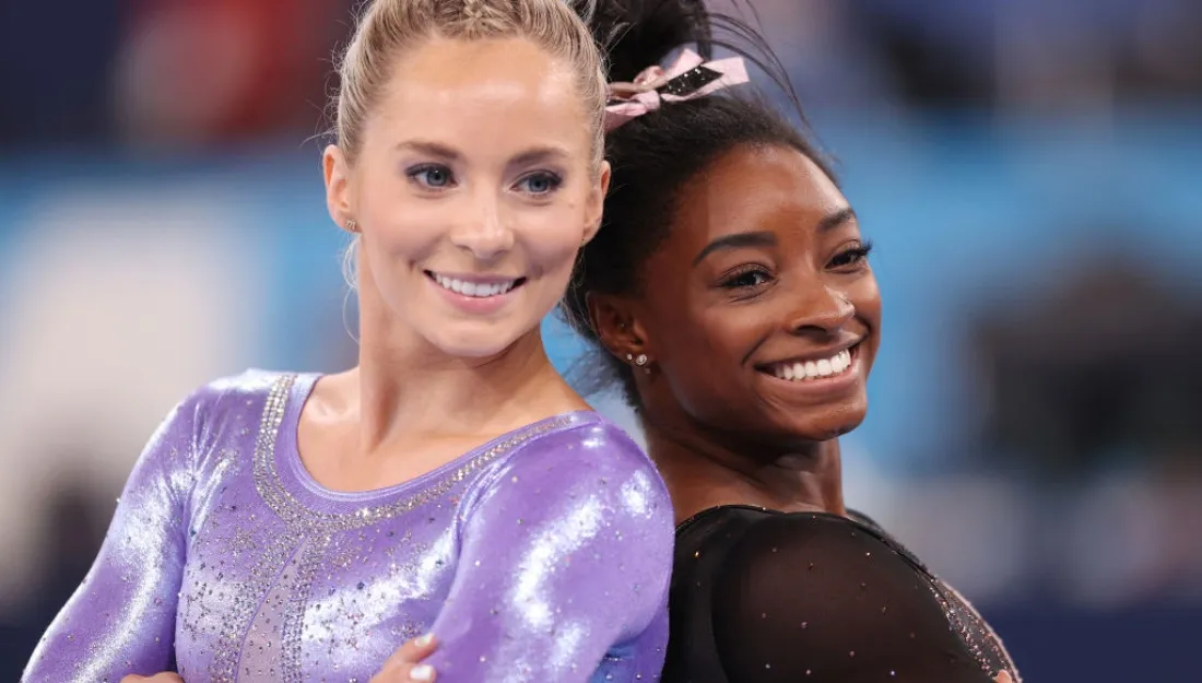Peraih Medali Olimpiade MyKayla Skinner Mengatakan Dia 'Diganggu' dan 'Diremehkan' oleh Simone Biles, Memuji Riley Gaines