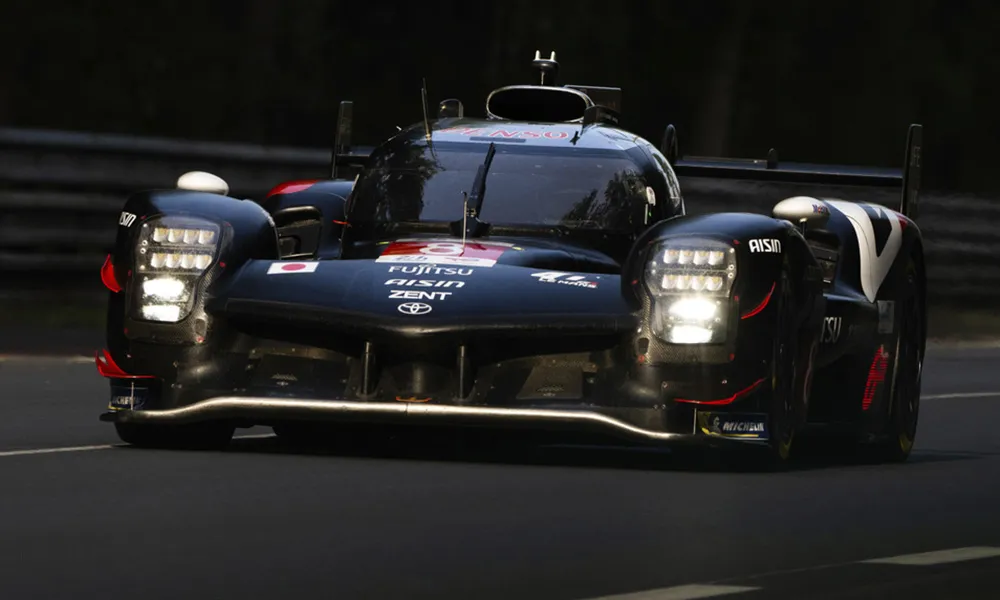 Toyota Tercepat di Latihan Malam