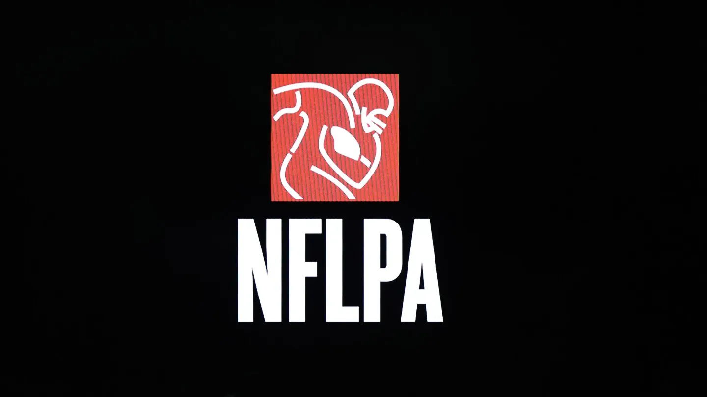 Laporan: Perebutan Posisi Direktur Eksekutif Sementara NFLPA, Antara JC Tretter dan Don Davis