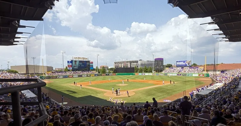 LSU vs. West Virginia: Penundaan Cuaca, Jadwal Tanding Ulang Super Regional Hari Minggu