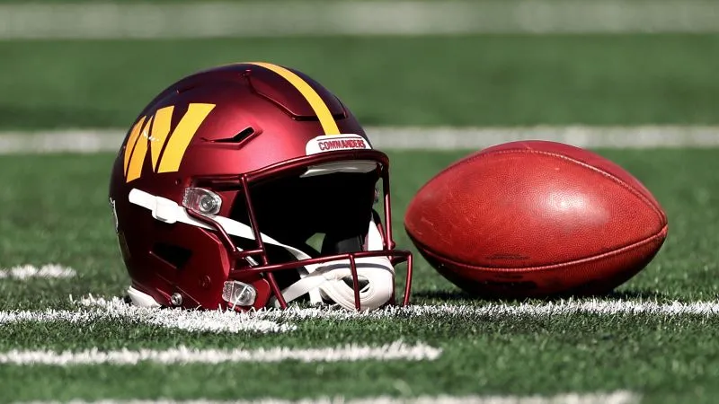 Trump mengancam batasi kesepakatan stadion dengan Washington Commanders jika tidak kembalikan nama menjadi ‘Redskins’